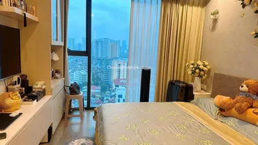 Tôi cần bán căn hộ Hà Nội Center Point, 60m2, 2 ngủ 2 vệ sinh, full nội thất, ban công Đông Nam