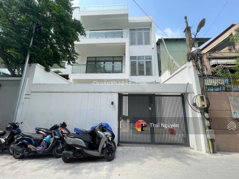 Siêu phẩm hẻm đẹp 101 Nguyễn Chí Thanh Q. 5, DT: 8 x 20m, 2 lầu thang máy, giá 33.5 tỷ