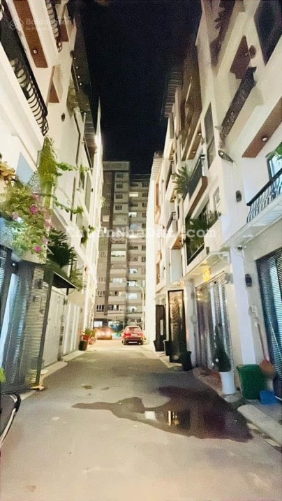 Bán nhà riêng giá rẻ tại Trường Chinh, Tân Bình siêu hời 52,4m2 giá 5tỷ750, hẻm xe hơi 8m sổ riêng