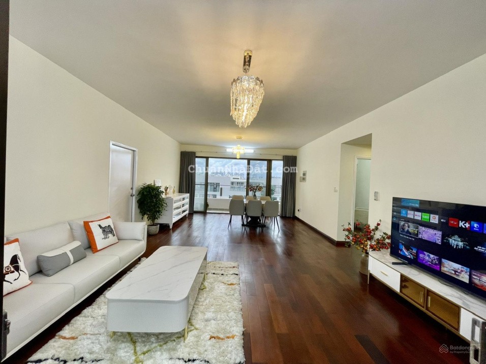 Cho thuê căn hộ The Panorama Phú Mỹ Hưng Q7, DT 146m2 3PN lầu 9 view về sông hướng thoáng mát