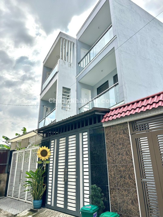 CHỦ HẠ GIÁ CẦN BÁN NHANH NHÀ ĐẸP 3 TẦNG HOÀN CÔNG VỊ TRÍ VIP KHU BÌNH THỌ HẺM Ô TÔ GIÁ CHỈ 7.2TỶ