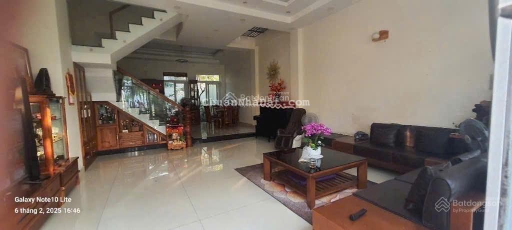 Bán nhà đẹp trung tâm Q2, mặt tiền đường số ô tô, sát mặt đường Lê Văn Thịnh, thông 2 hướng