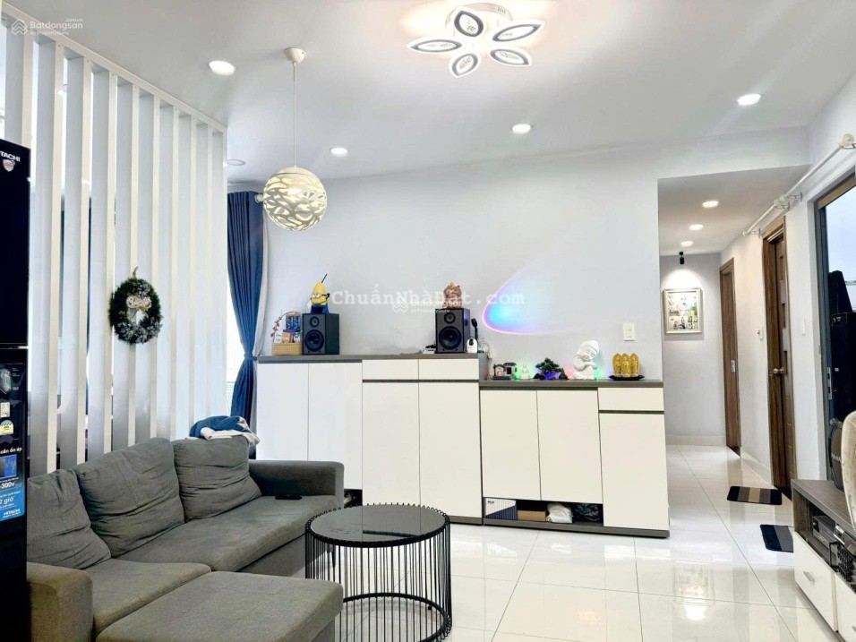 Gia đình cần bán căn hộ Quang Thái 65m², 2PN, 2WC Nhà mới toanh, dọn vào ở ngay Giá bán: 2.75 tỷ