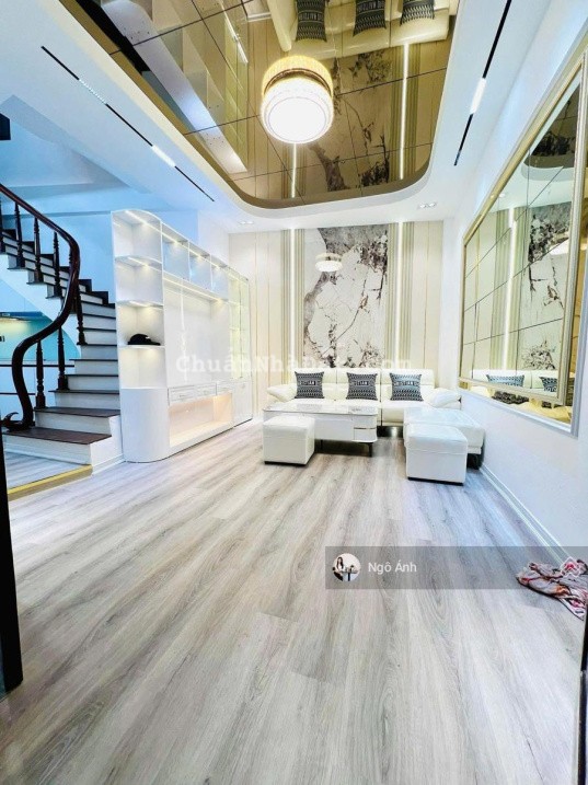 Bán nhà hồ Ngọc Khánh - phân lô - dân xây - 6T - MT 8.4m - nở hậu - 15m ra phố 0948 044 ***