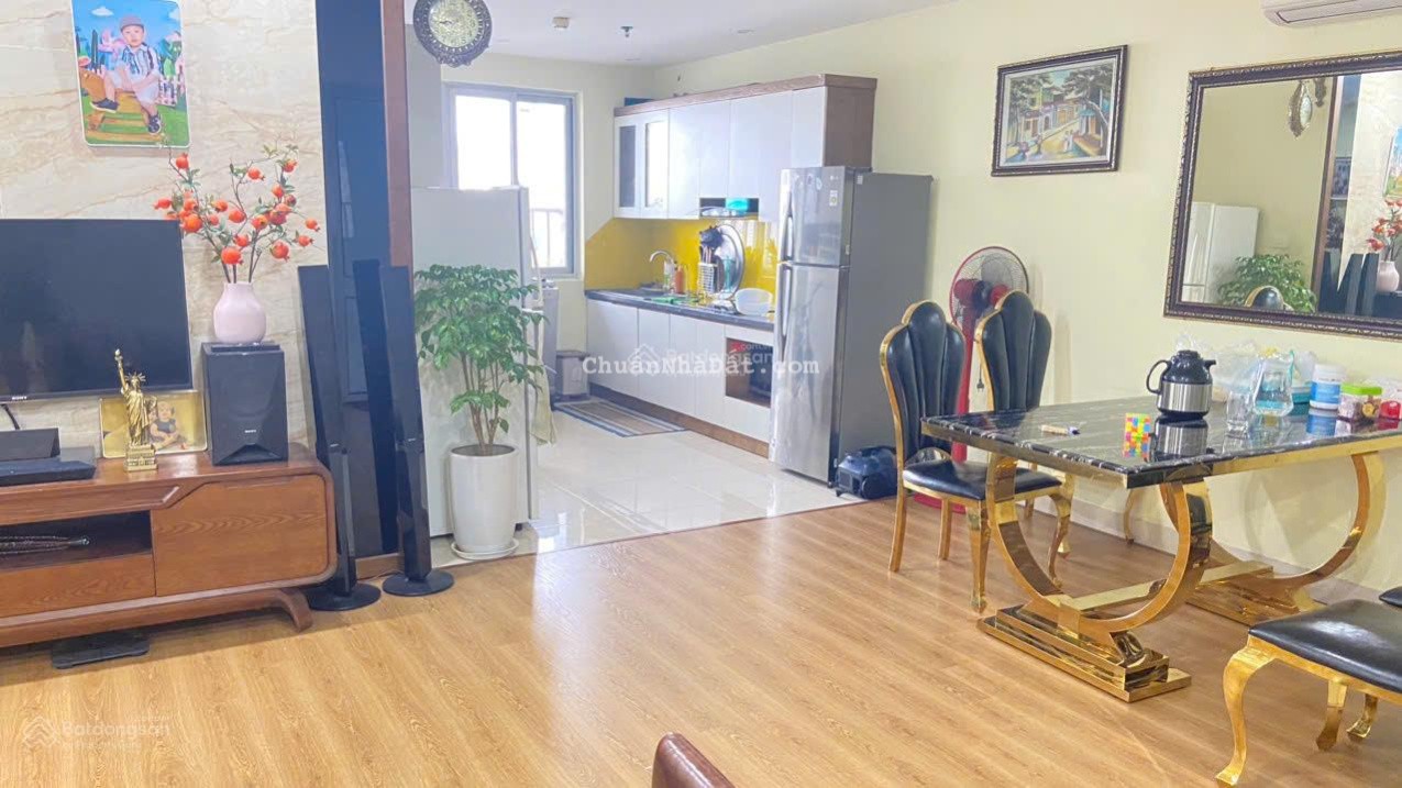 Gia đình tôi cần bán gấp căn 115m2 CC C37 Bộ Công An, 3PN full nội thất. Giá tôi bán 7,5 tỷ