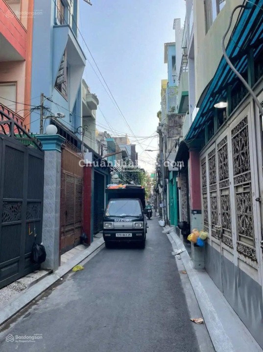 Chỉ 9,2 tỷ TL có ngay nhà, hẻm xe tải Thích Quảng Đức, 70m2, vuông vức 3 tầng, nhà mới, vào ở ngay