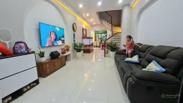 Bán nhà 2 lầu đẹp lung linh 74,7m2 chỉ 5,8 tỷ ngay trung tâm phường Long Trường