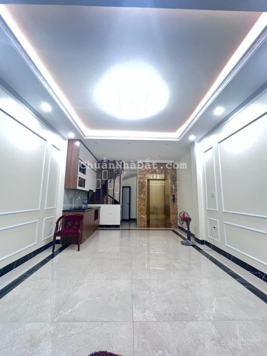 Cầu Giấy Lô Góc Thang Máy 45m 6tầng MT4.3m giá 13.9 tỷ, ngõ thông tứ hướng, tiện ích bạt ngàn