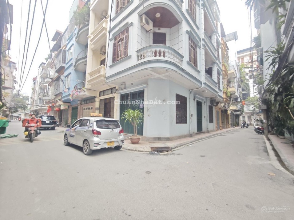 Cho thuê nhà ngõ Phan Văn Trường dt 45/65m2 x 5 tầng lô góc, 2 mặt thoáng, ô tô đỗ cửa, kinh doanh