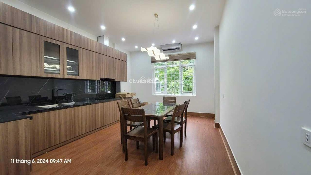 Bán nhà khu phân lô 5 tầng xây mới full nội thất có gara ô tô trung tâm Vạn Phúc - La Khê 50m2