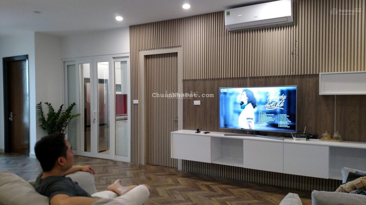 Chính chủ cần bán căn hộ N07 Thành Thái. DT 119m2 gồm 3 ngủ, full nội thất. Giá 8,5 tỷ