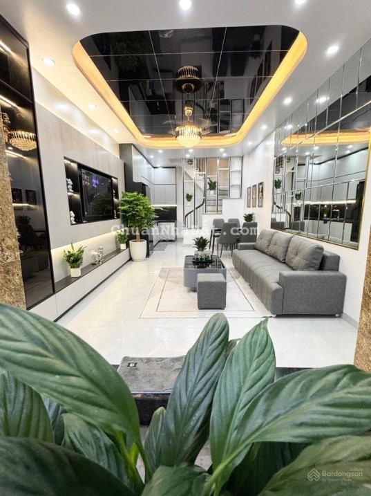 Hiếm thật sự! Kim Mã, nhà mới ở luôn, ngõ 3 gác, gần ôtô, 60m ra phố, 2 thoáng trước sau, 38m2*5T