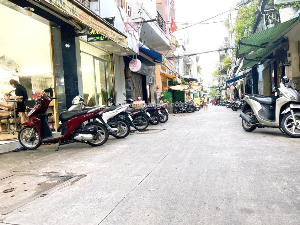 Gấp bán nhà Lý Thái Tổ, Quận 10 - 105m2 (5 x 20) nở hậu 5.3m - Hẻm trước nhà rộng 7m, ô tô đậu đỗ