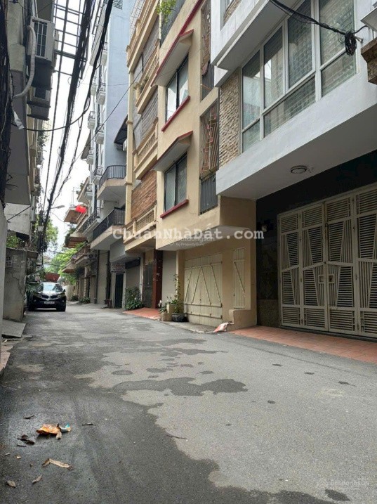 Bán gấp nhà phố Ngọc Khánh - gần Vimcom Galery Giảng Võ Ba Đình - 20m ra phố móng 7 tầng - dân xây