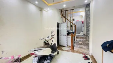Bán nhà Thụy Phương, DT 43m2, 3T, MT 3m, giá chào 6,7 tỷ, có thương lượng, đủ công năng, gần ô tô