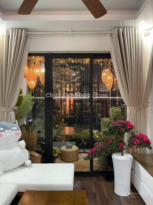 Cho thuê chung cư Nghĩa Đô căn hộ 2N, nhận nhà luôn được ạ. Giá 8.5tr/th (E. Hoa: 0963 328 ***)