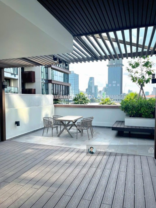 Bán căn 2PN sân thượng diện tích 200m2 (100m2 sàn + 100m2 sân thượng) layout độc đáo giá thiện chí