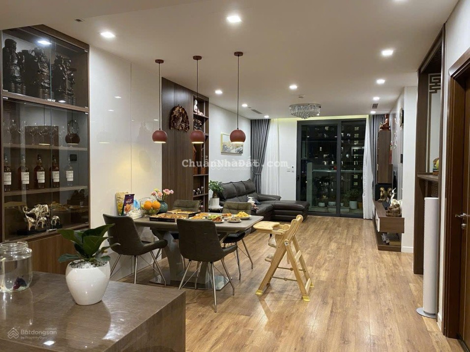 (Vinata Tower - 289 Khuất Duy Tiến). Chủ nhà gửi bán căn. 3PN, 2VC, DT: 88m2. Giá 6.4 tỷ