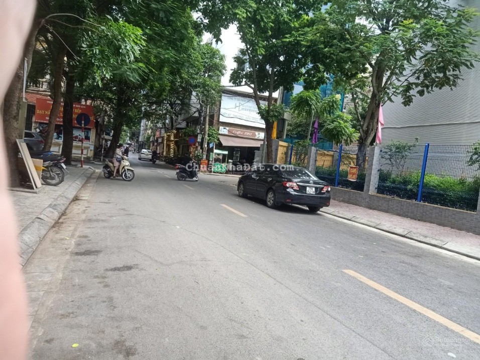 Bán nhà Hai Bà Trưng, phân lô, gara ô tô, vừa ở vừa kinh doanh, giá 25,9 tỷ