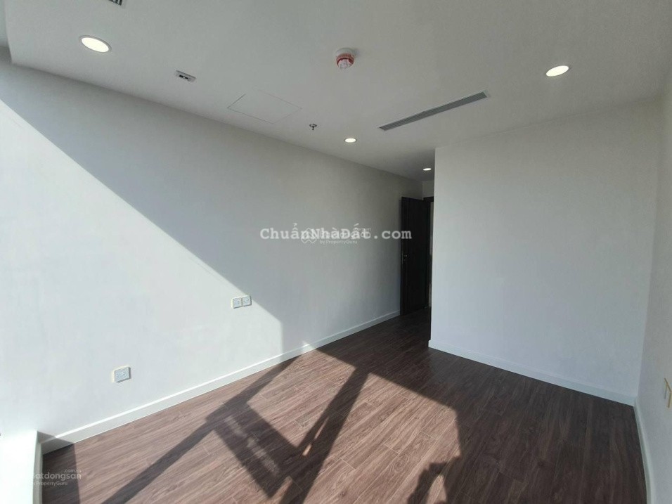 Chính chủ bán căn hộ 2 phòng ngủ 2vs , nội thất cơ bản