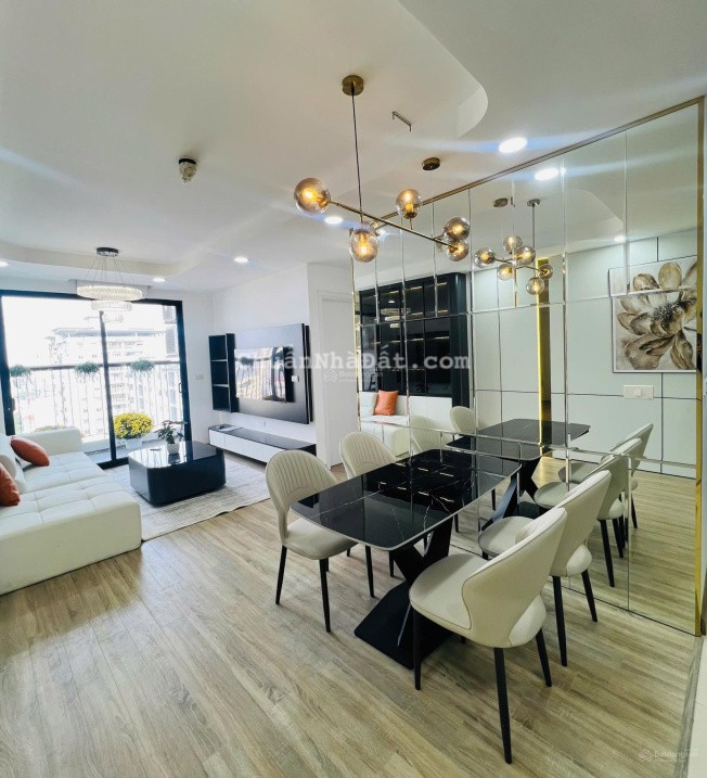 Gia đình cần bán CH 3PN, 2WC 81m2 giá 6 tỷ tại Florence sẵn sổ đỏ giao dịch, giá có thương lượng