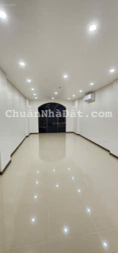 Chính chủ cho thuê nhà có thang máy Trung Kính, Yên Hòa, Cầu Giấy. Diện tích: 65m2 x 6 tầng.