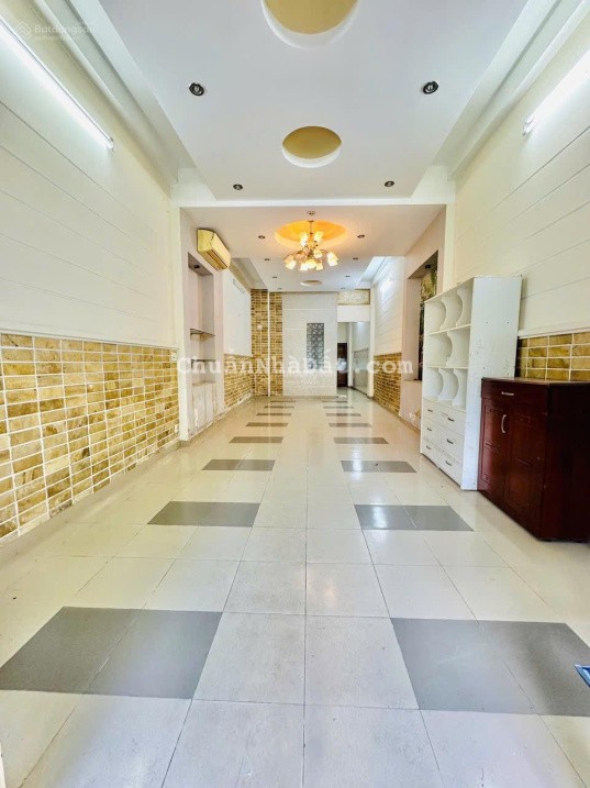 Bán nhà hẻm xe hơi thông thoáng diện tích lớn Bà Hom p13 Q6