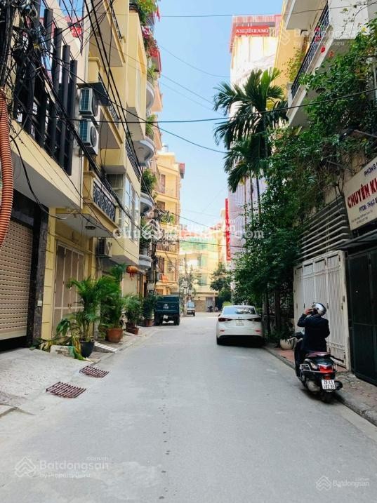 Bán gấp nhà phân lô - 121 Chùa Láng, Đống Đa 53m2, 5 tầng, ô tô tránh nhau, giá 19.5 tỷ