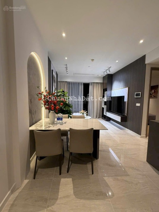 Bán gấp căn hộ Rivera Park Quận 10, DT 88m2 2PN view Đông Nam giá 5,6 tỷ. LH 0931 196 ***. Nhà đẹp