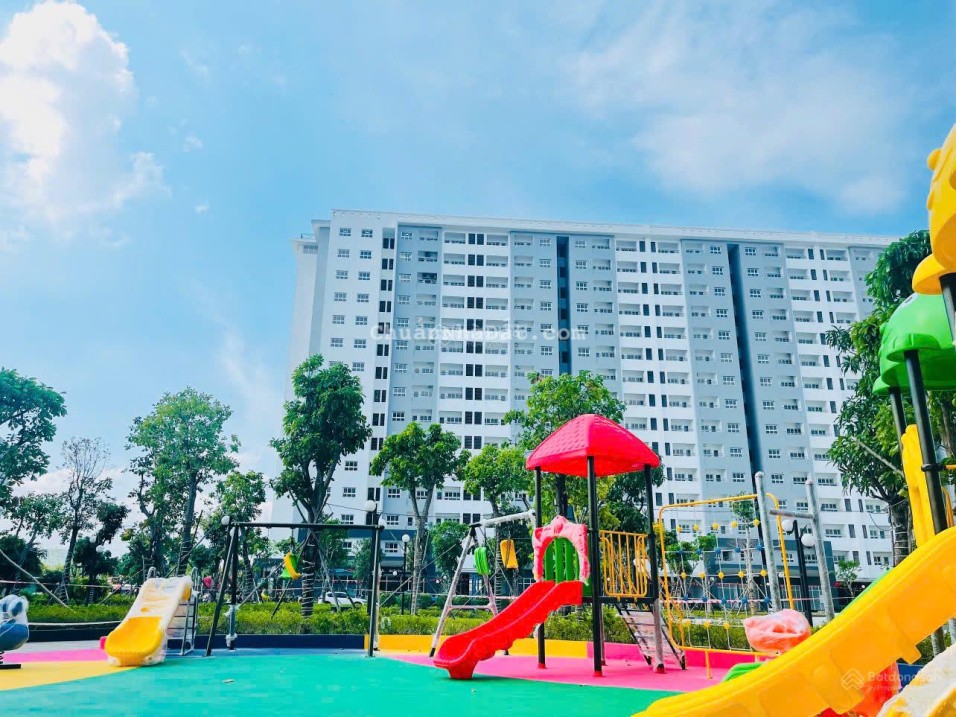 Căn góc view kênh Tham Lương, 3PN/2WC/114m2/SHR ngay Đ. Võ Văn Kiệt, xã Tân Kiên, TPHCM