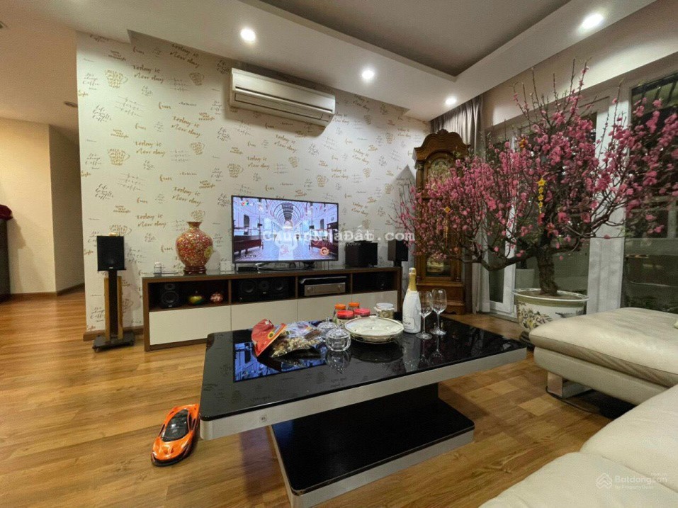 Chính chủ bán căn 3PN - 2WC 110m2 Hapulico. Ban công Đông Nam, nhà đẹp, sổ đỏ. Giá 8,2 tỷ