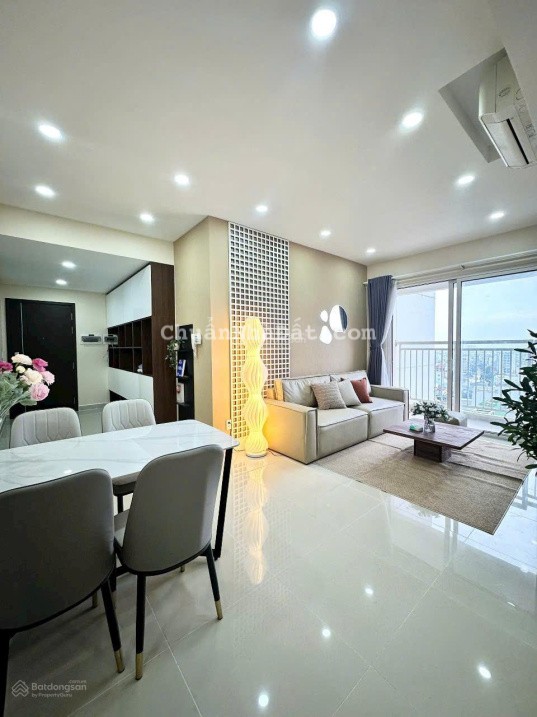 Cần bán CC Hoàng Kim Thế Gia DT 145m2 4PN 4WC full NT sổ hồng giá 4,1 tỷ. LH 0936 449 *** Hân