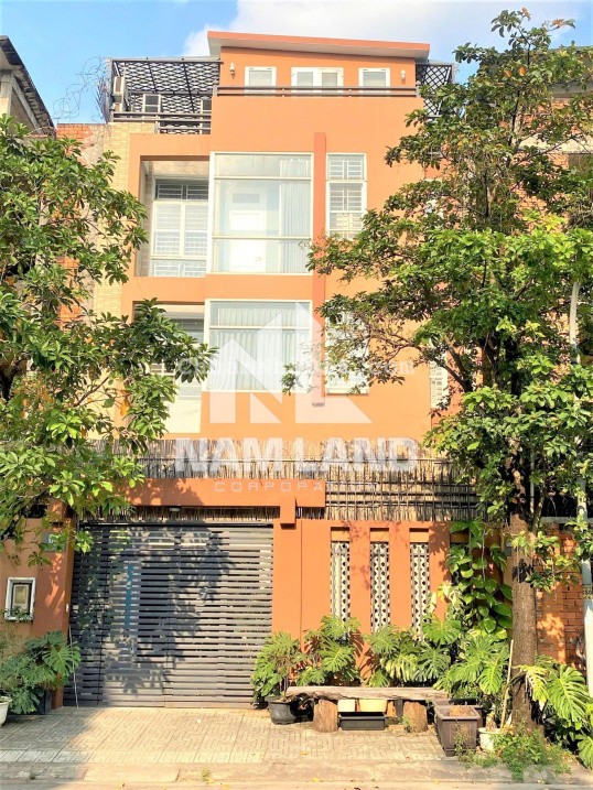 Villa phường Thảo Điền chỉ còn 40tr 450m2 4PN có sân vườn - Style cổ điển