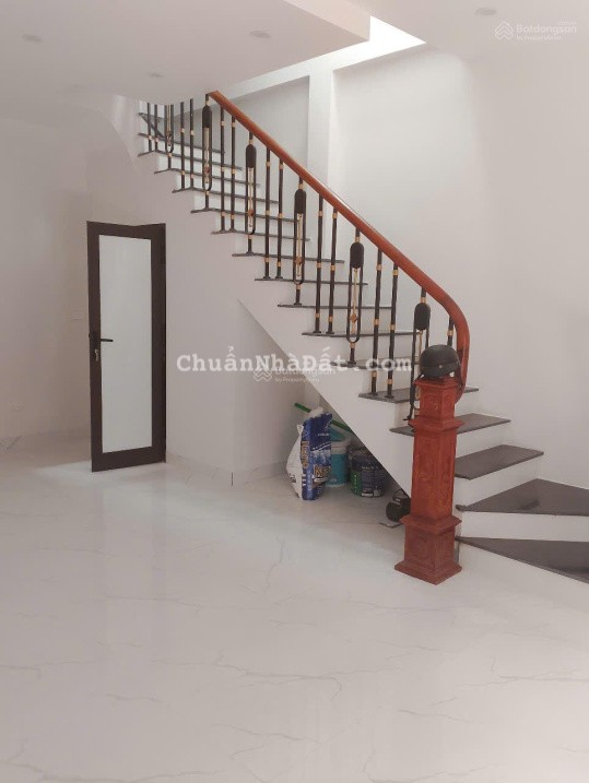 Bán nhà riêng tại ngõ 59 phố Hưng Phúc, Hoàng Mai giá 228tr/m2, 33m2 4T*3PN, đẹp mới