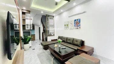 NHÀ ĐẸP NGUYỄN VĂN CỪ Ô TÔ ĐỖ CỬA - NGÕ THOÁNG_32M2_5 TẦNG- 6.5 TỶ( CÓ TL)