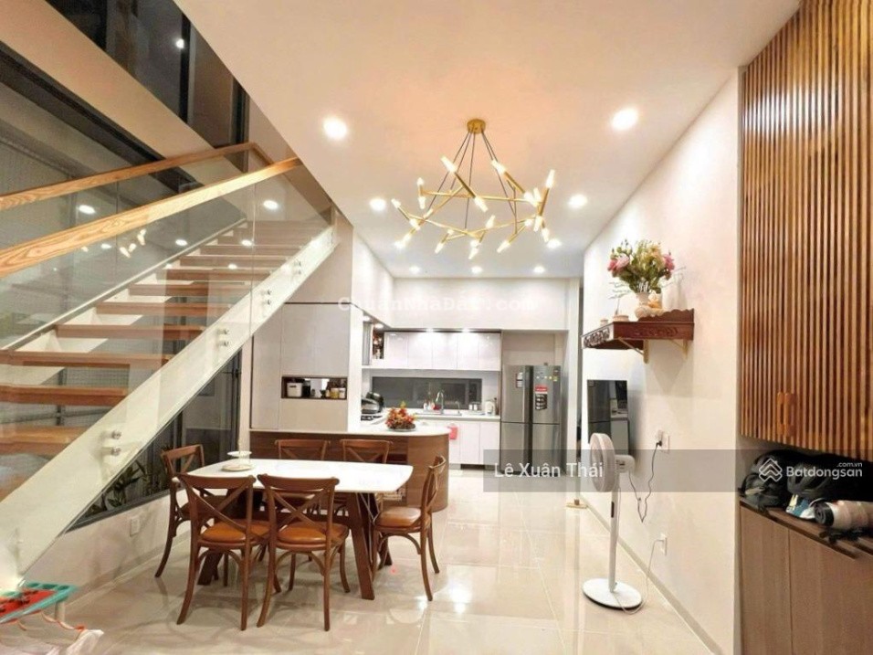 Bán nhà Sư Vạn Hạnh P12 Q10, 65m², ngang 4.1m, 6PN, 4WC, ôtô, gần Vạn Hạnh Mall. 13.5 tỷ