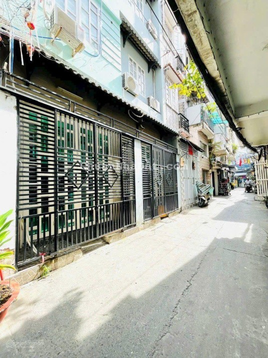 Nhà 5 tầng đẹp quận 4 - hẻm 1 sẹc gần mặt tiền