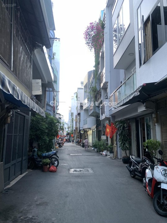 Phó Đức Chính Quận 1, đường thông kinh doanh, DT 60m2 xây 4 tấm, ngang rộng 4m, SĐCC. Chỉ 17.3 Tỷ