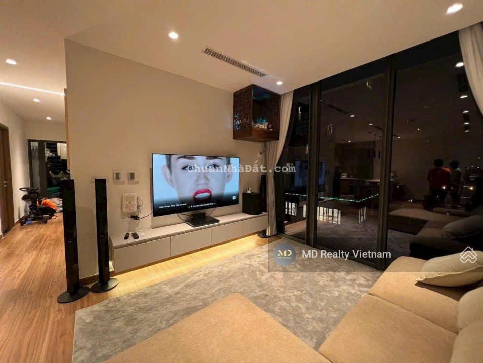 Cho thuê căn hộ Eco Green - 3 phòng ngủ, diện tích 95m2, giá 24tr/tháng