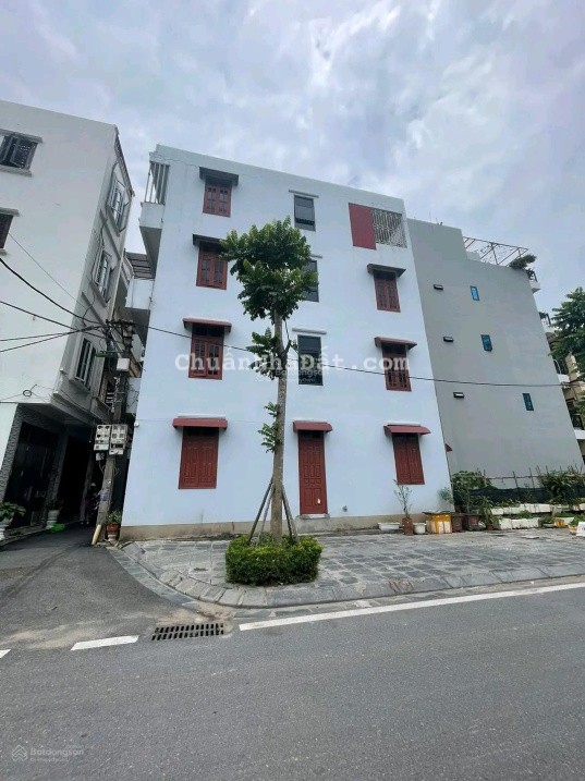 CHO THUÊ NHÀ NGỌC THỤY _KHAI SƠN _Ô TÔ TRÁNH VỈA HÈ - Ở KD VP - ĐỦ NỘI THẤT