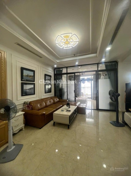 (Chính chủ) bán căn 3 ngủ 109m2, toà R2 Royal City. Giá 11 tỷ