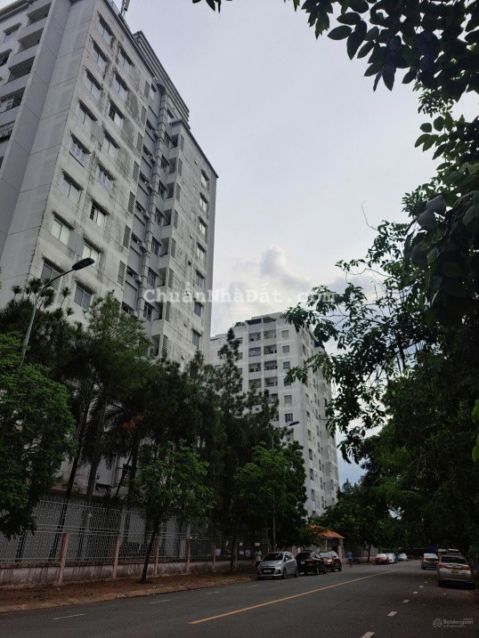 Cho thuê chung cư Him Lam 6A, 100m2, 2PN, nội thất cơ bản. Giá 10tr Ms Viêm 0938 971 ***