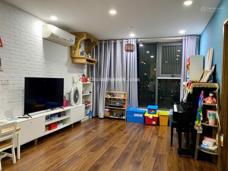 Chính chủ bán gấp căn 3 ngủ chung cư Eco Green City, Nguyễn Xiển, DT 95m, Giá 6,5 tỷ, sẵn sổ