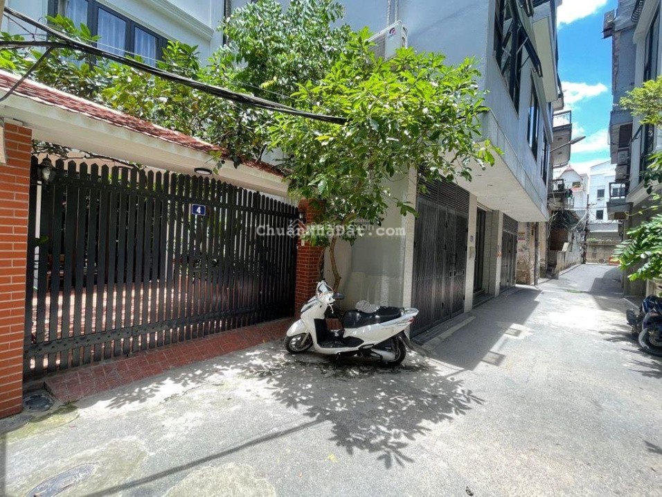 TỨ LIÊN. NHÀ MỚI CỰC ĐẸP- MẶT NGÕ Ô TÔ- Ô TÔ VÀO NHÀ- CÁCH 1 NHÀ RA MẶT PHỐ ÂU CƠ- Ở SƯỚNG!!!,