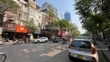 Ô Tô Qua Nhà Ô Tô Tránh DT:40m x 5T -5 ngủ đủ công năng mới đẹp ở ngay Gần Nhà Thờ Phùng Khoang