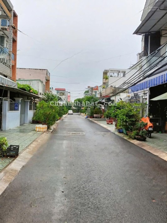 Bán nhà c4, hẻm 1 / 10m xe tải quay đầu gần chợ An Nhơn * 108m2 + nhà c4, 2PN, 1WC * hơn 7 tỷ