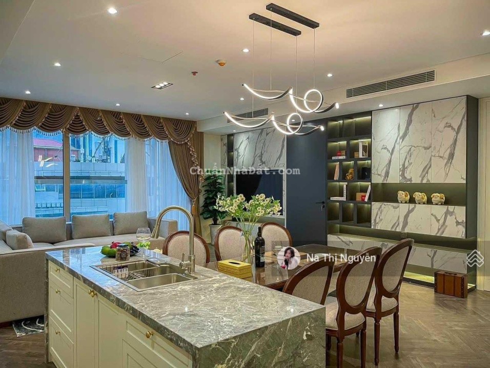 Bán nhanh căn hộ chung cư Watermark 395 Lạc Long Quân 156m2 3PN 2VS căn góc view Hồ Tây giá 15 tỷ