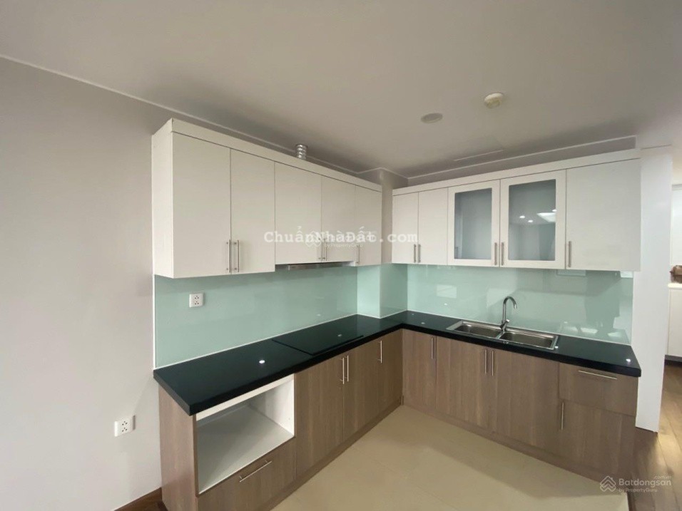 Cho thuê căn hộ chung cư 671 Hoàng Hoa Thám, Ba Đình, 112m, 2PN, nhà rất đẹp, 15 tr/tháng