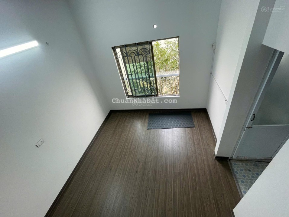 Nhà 3 tầng tại 495 Bạch Đằng, ĐTSD 60m2, có sân trước, và sau giá 1.5 tỷ