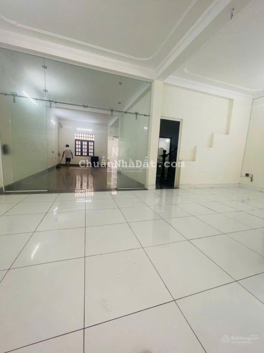 Cho thuê nhà nguyên căn. Mặt tiền, đường Linh Trung, Thủ Đức